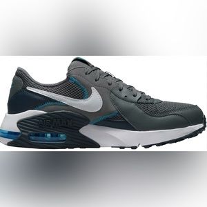 Size 10.5 Nike air Max running shoes. Like new